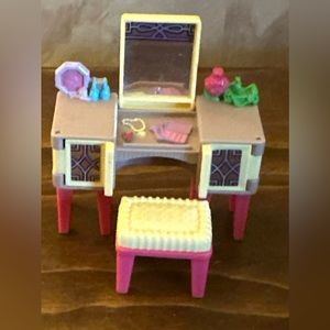 Fisher Price Oving Family Dollhouse Vanity And Bench Set